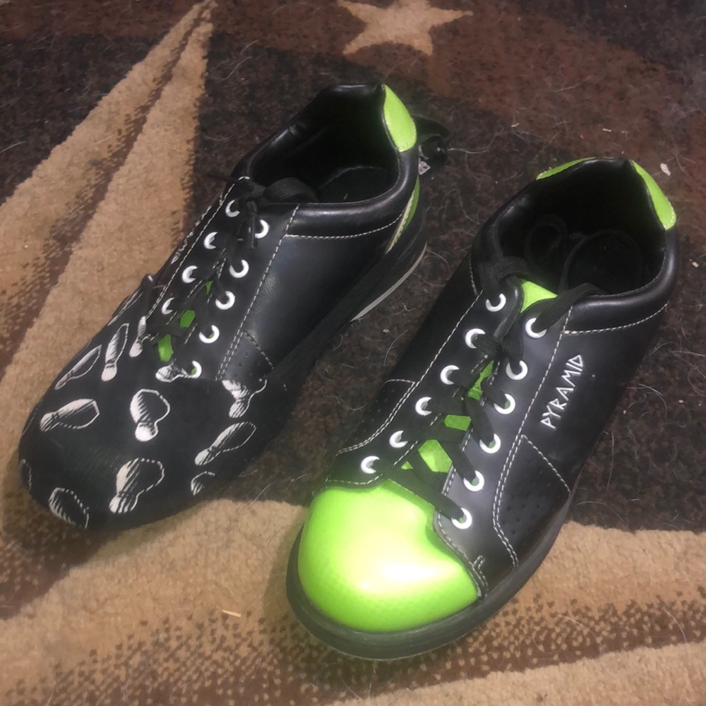 Bowling shoes